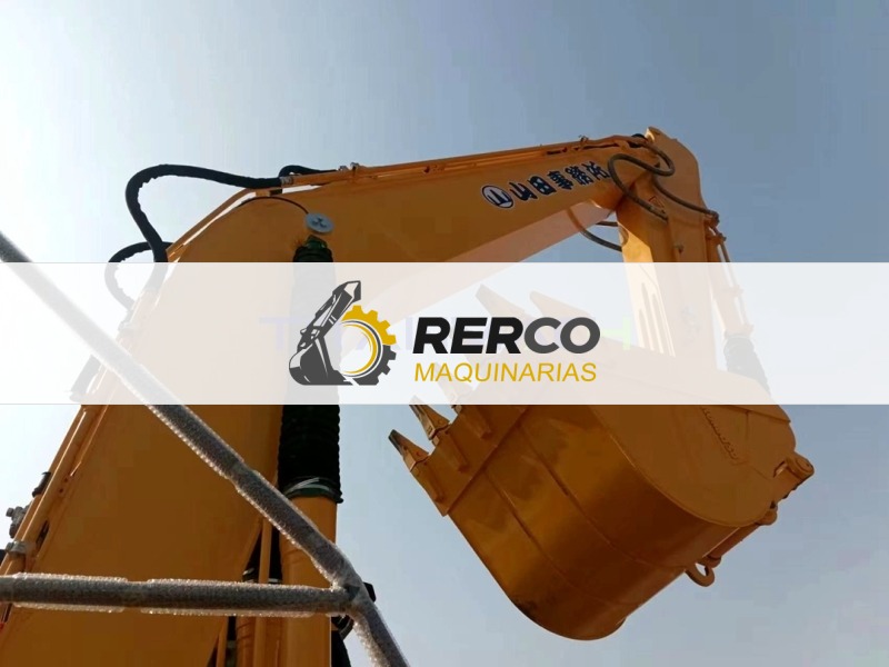 Komatsu PC220-8 EXCAVATOR(80CM track)